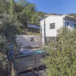Leo בית נופש בגור